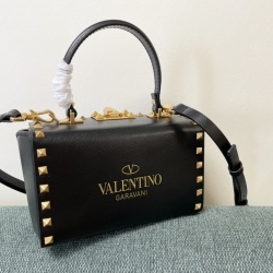 Valentino Garavani Rockstud Alcove Bag