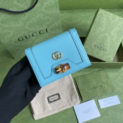 Gucci Wallet & Clutch
