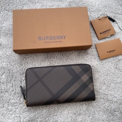 Burberry Wallet & Clutch